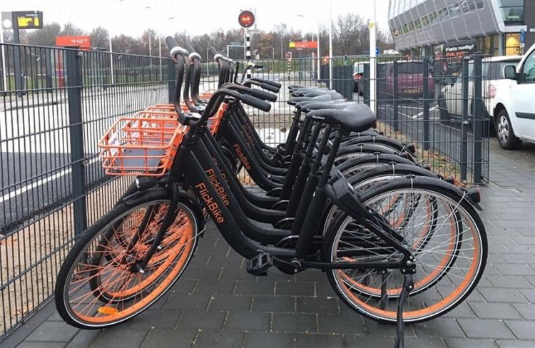 Pak jij ook de fiets? Deelfietsen pilot van start op Schiphol-Oost