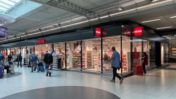 Renovated HEMA Reopens at Schiphol Plaza