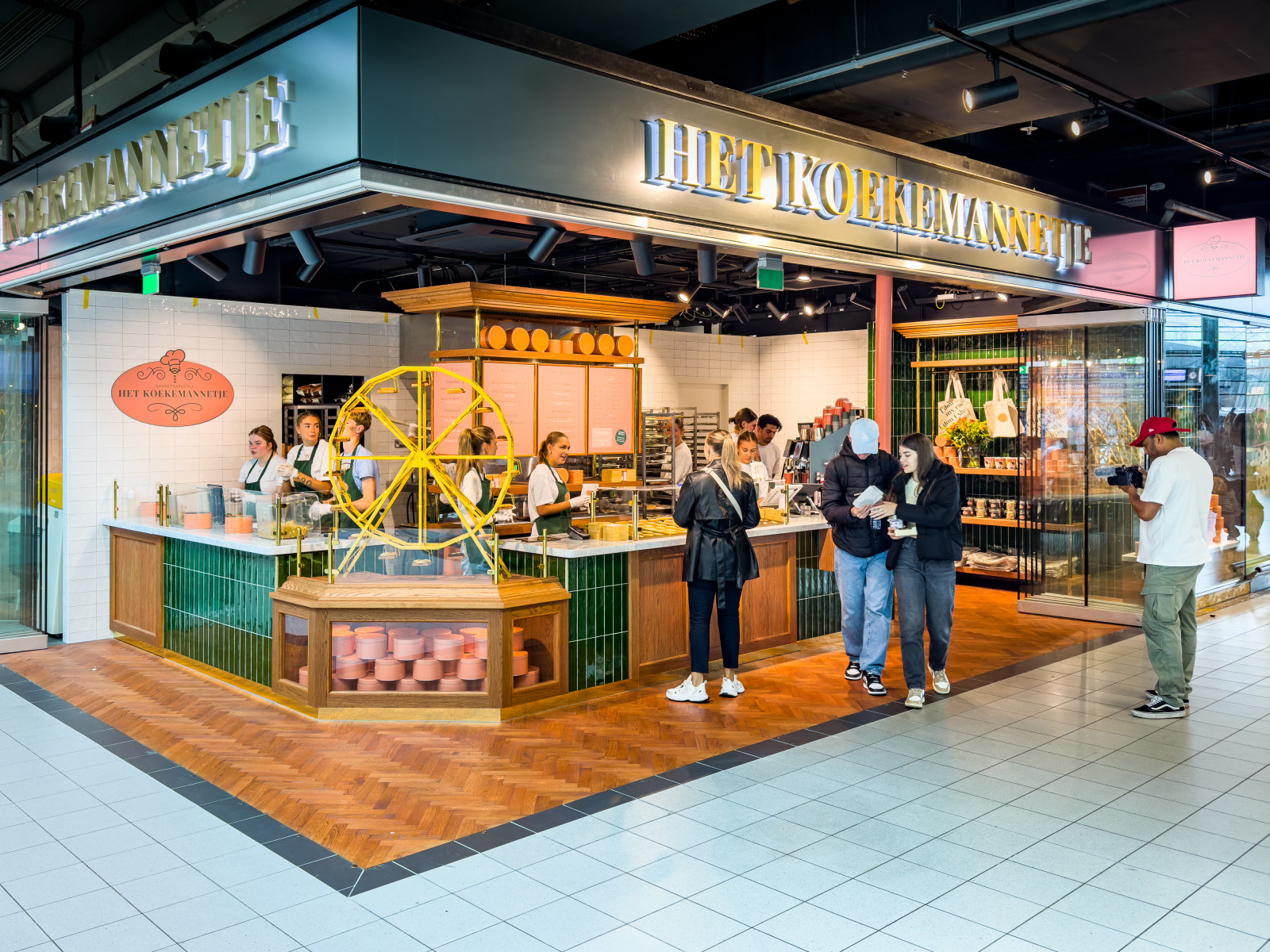 Social media phenomenon 'Het Koekemannetje' opens at Schiphol