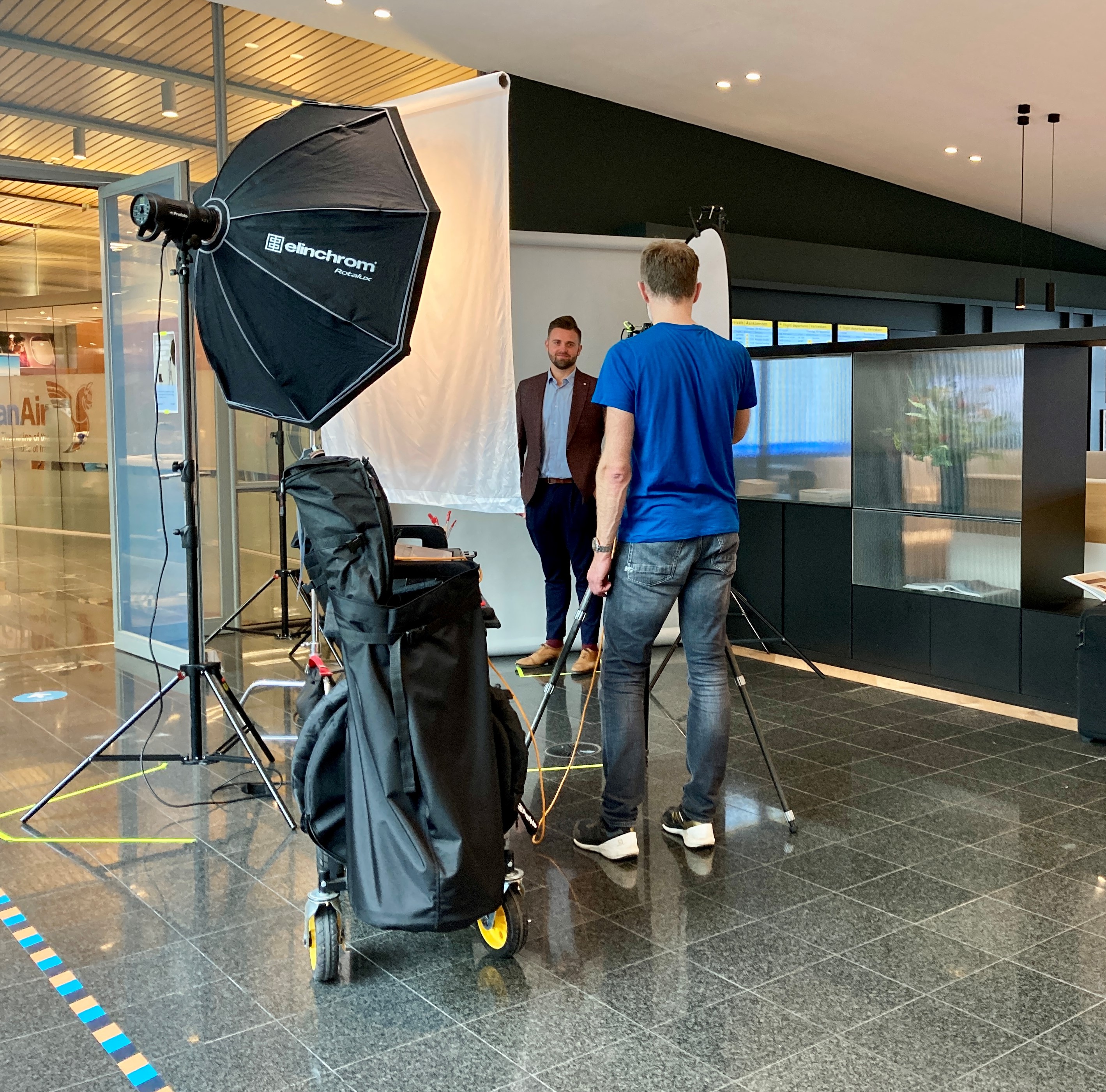 How To Take A Good Profile Picture News Spot Schiphol